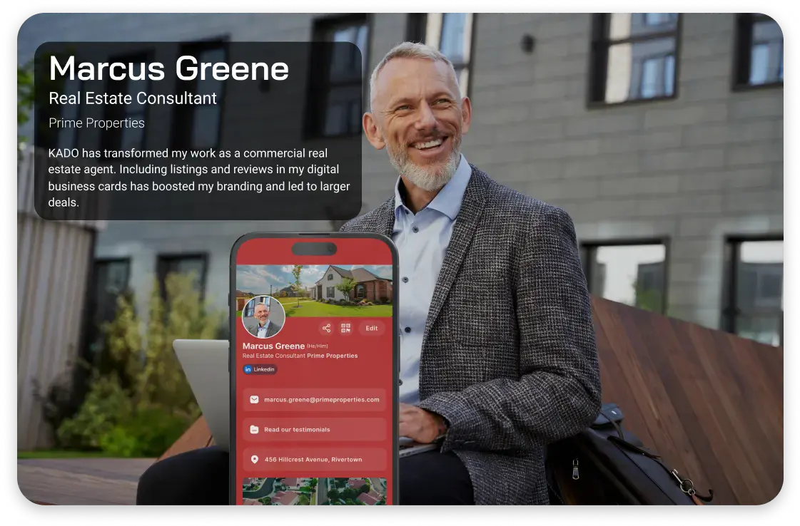 realtor with a digital business card for real estate agents